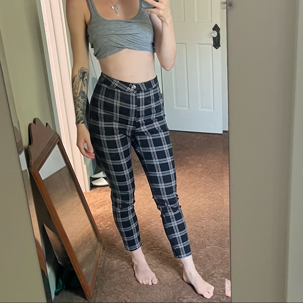 H&M Black Checkered / Plaid High-Waisted Cropped Skinny Jeans / Pants US 8